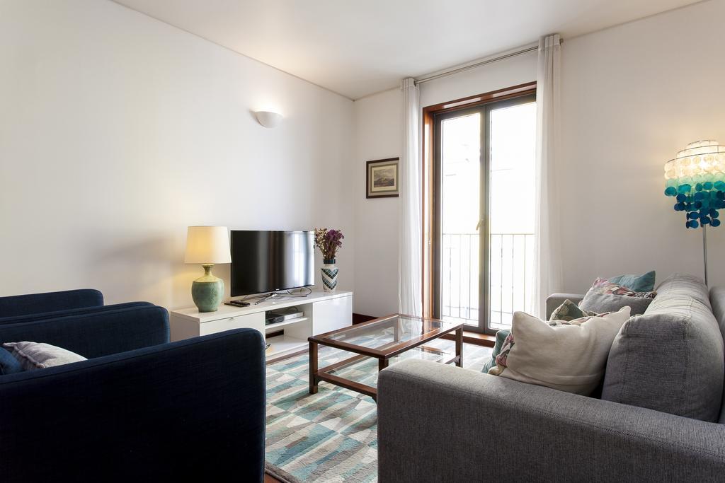 Charming 2-Bedroom Apartment In The City Centre Lisbon Exterior photo